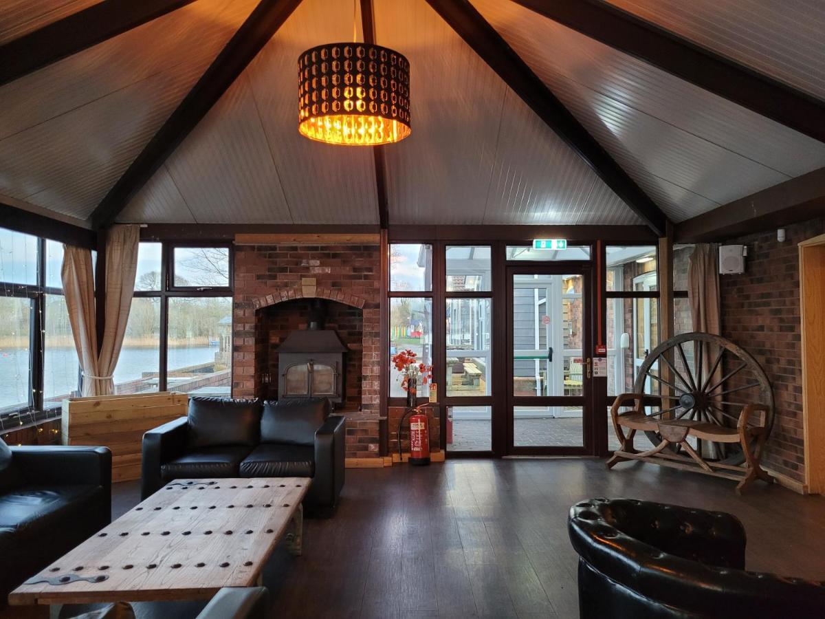 7 Lakes Breaks At 7 Lakes Country Park Crowle  Екстер'єр фото